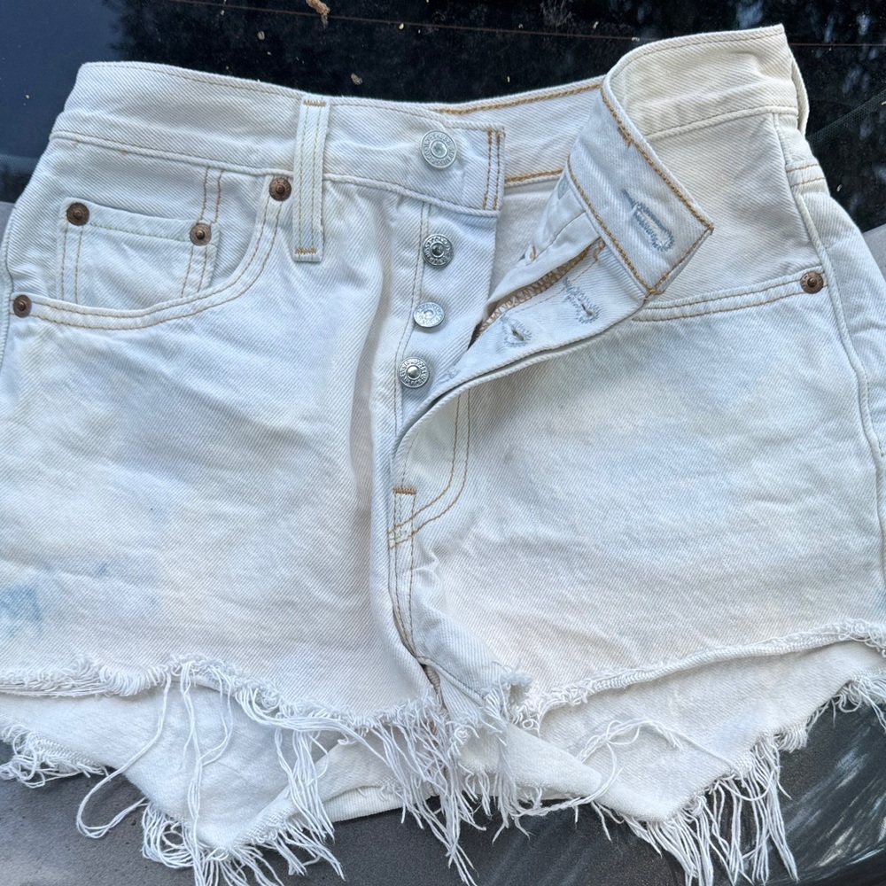 Levi White Denim Shorts